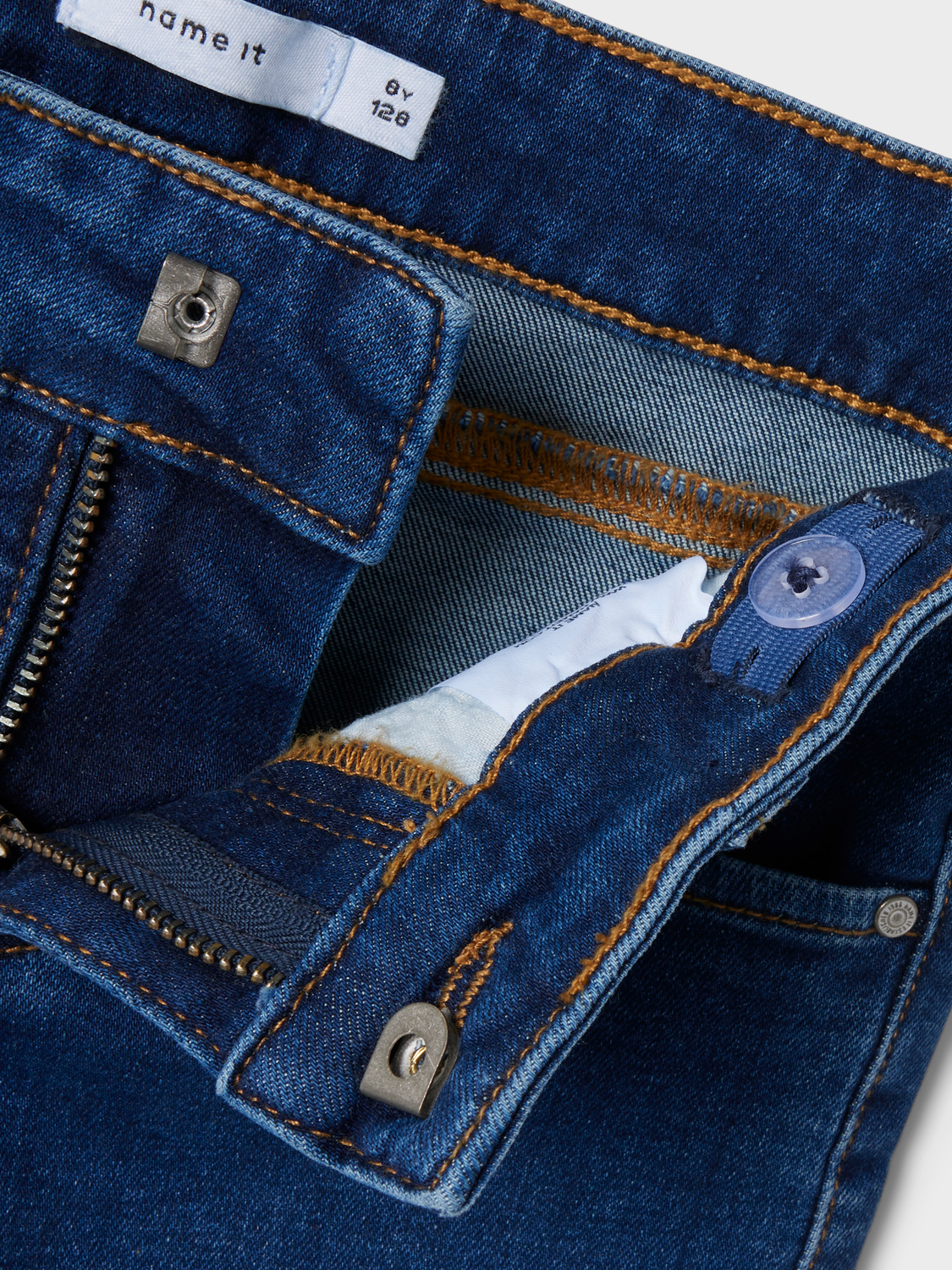 model_shot-front_full